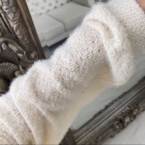 ekattire Sweaters - Soft Cream Sweater ekattire Sweaters - Soft Cream Sweater